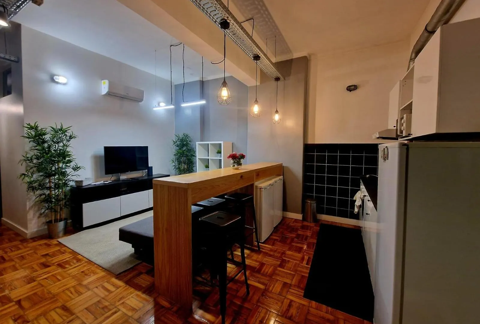Home Carriche Lisbon Homestay